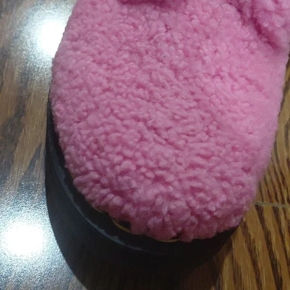 Dr. Martens Pink Faux Shearling Lace-Up Boots with Black Trim - Picture 4 of 8